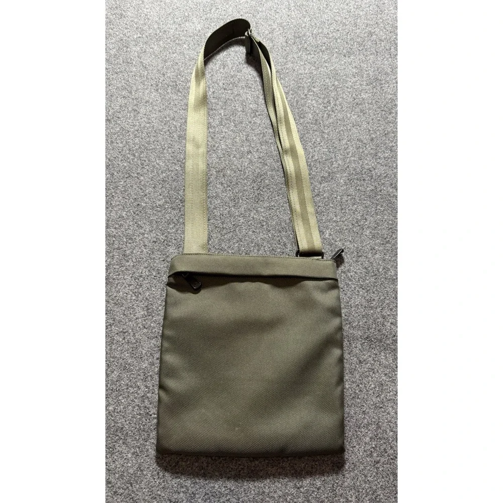 Tumi Tech Messenger Bag Cross Body Olive Green Interior‎